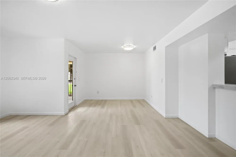 4241 W Mcnab Rd #11 Pompano Beach, FL 33069