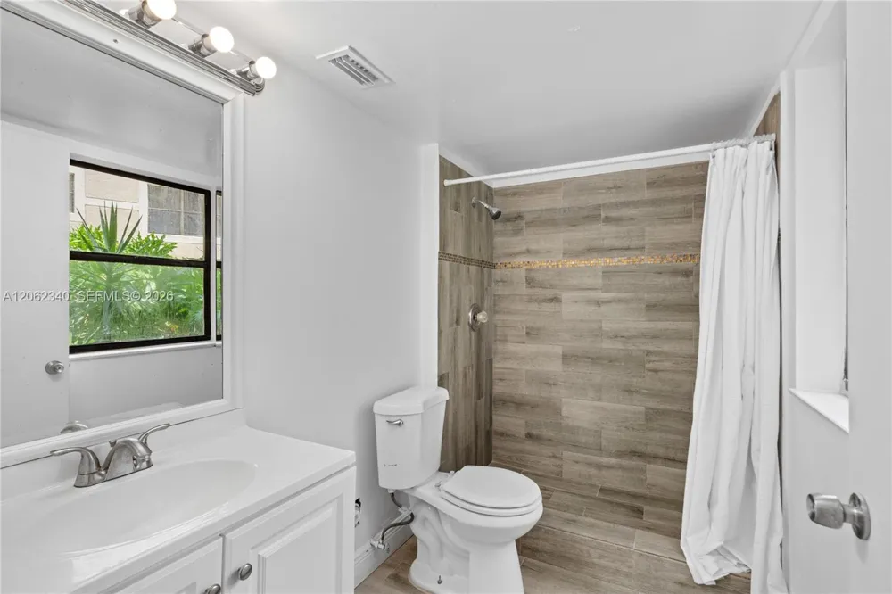 4241 W Mcnab Rd #11 Pompano Beach, FL 33069