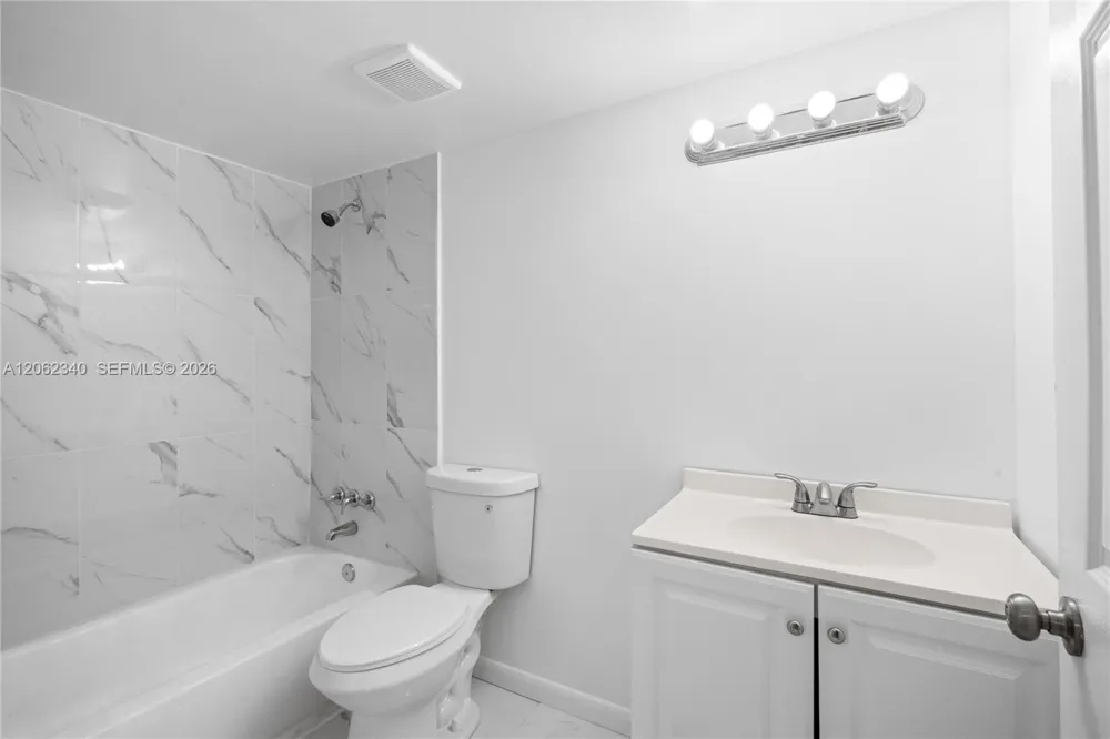 4241 W Mcnab Rd #11 Pompano Beach, FL 33069