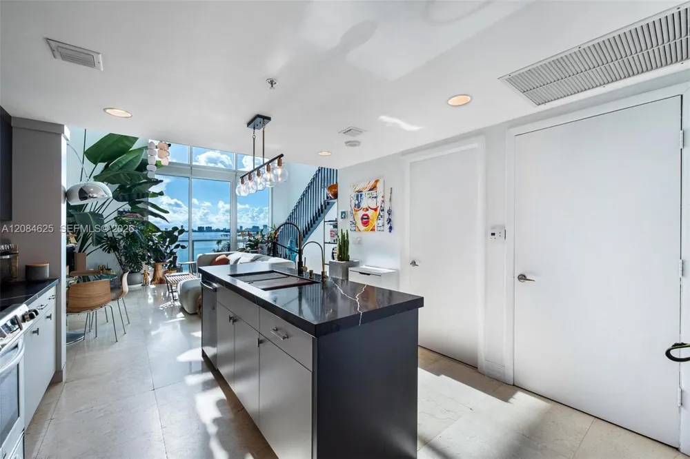665 NE 25th St #403 Miami, FL 33137