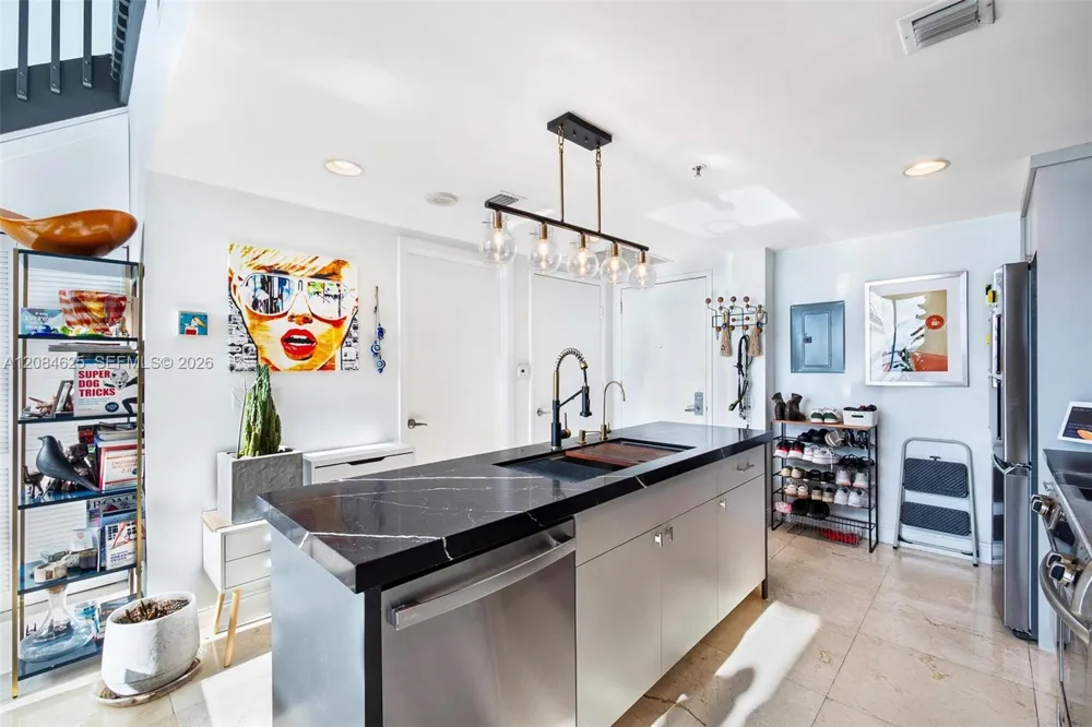 665 NE 25th St #403 Miami, FL 33137