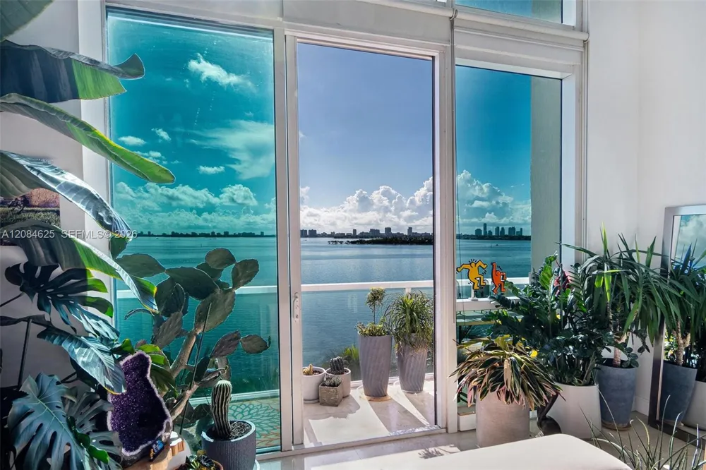 665 NE 25th St #403 Miami, FL 33137