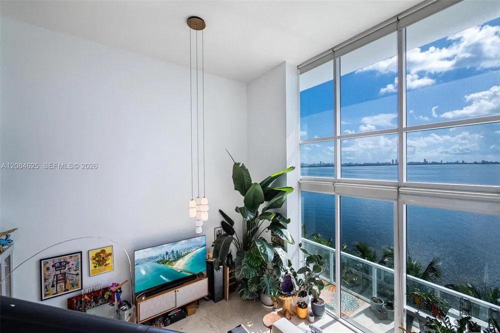 665 NE 25th St #403 Miami, FL 33137