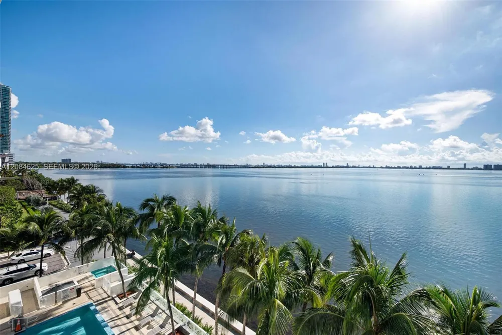 665 NE 25th St #403 Miami, FL 33137