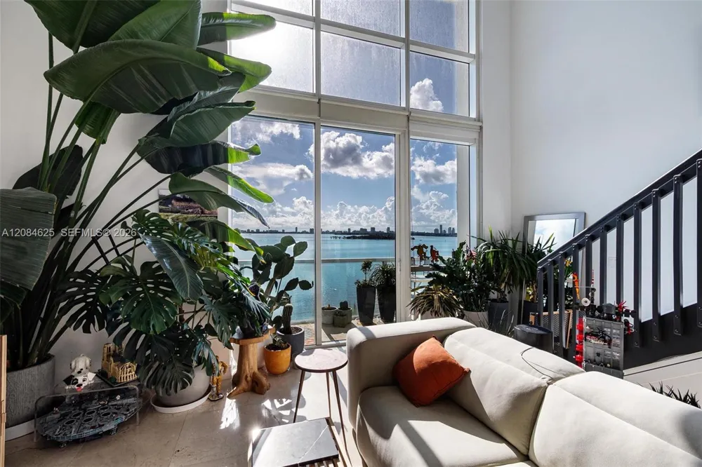 665 NE 25th St #403 Miami, FL 33137
