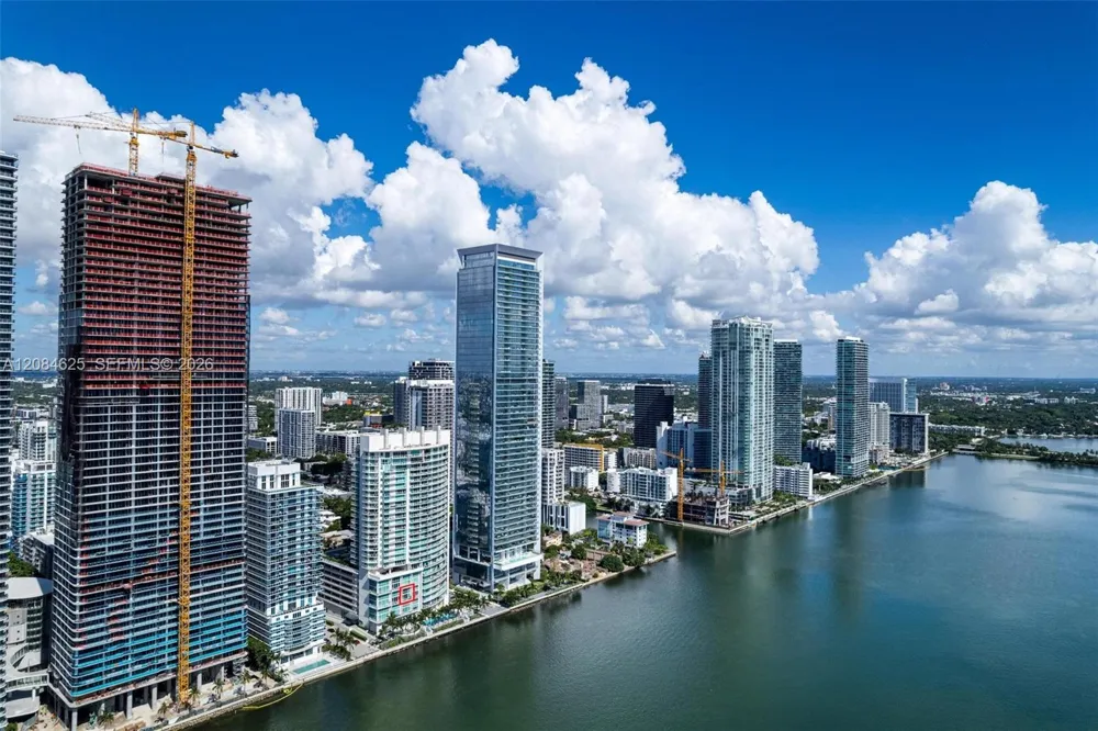 665 NE 25th St #403 Miami, FL 33137