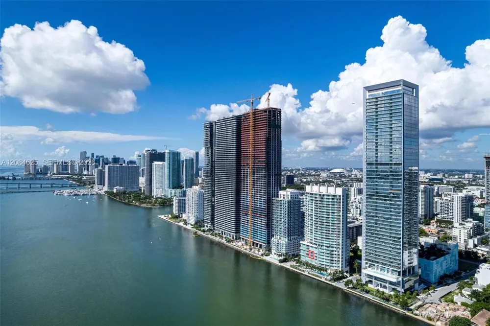 665 NE 25th St #403 Miami, FL 33137