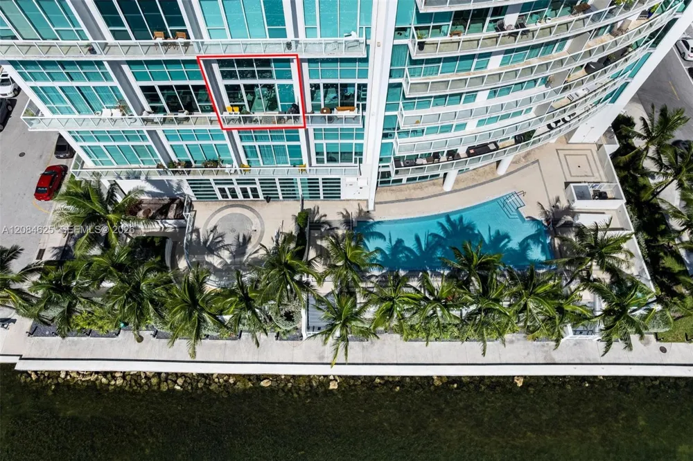 665 NE 25th St #403 Miami, FL 33137