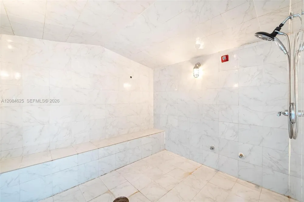 665 NE 25th St #403 Miami, FL 33137
