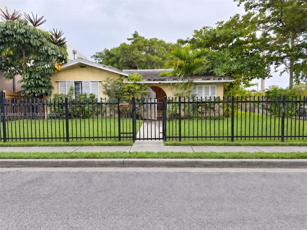 298 NW 48th St Miami, FL 33127