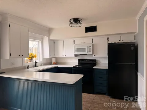 103 Crestlane Drive #C