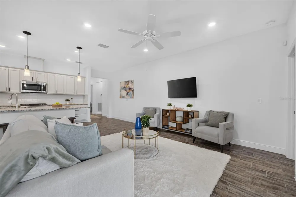 134 SILVER MAPLE ROAD Groveland, FL 34736