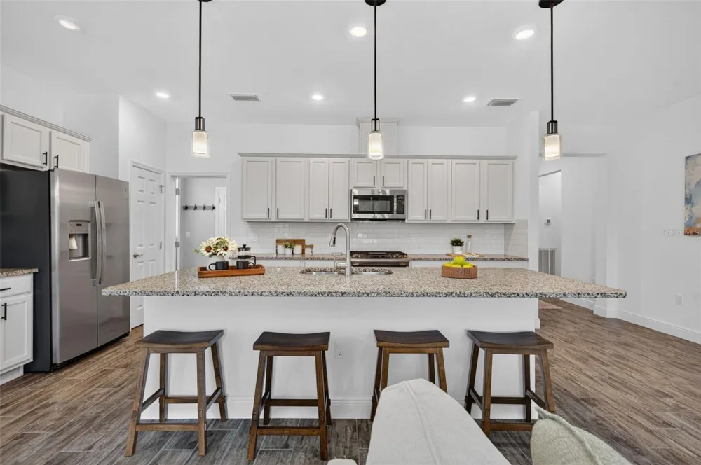 134 SILVER MAPLE ROAD Groveland, FL 34736
