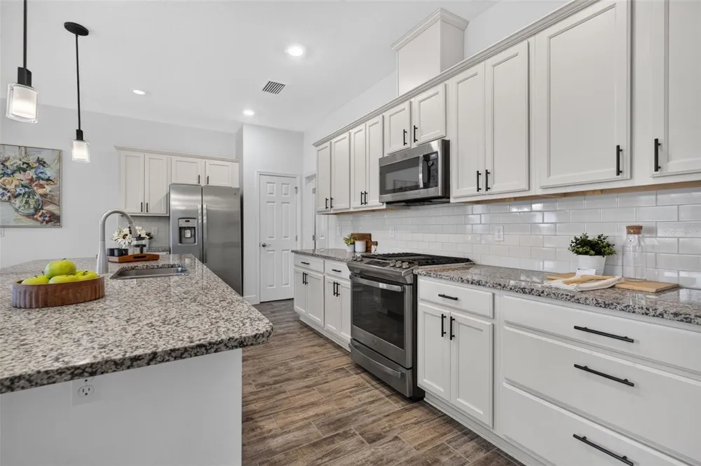 134 SILVER MAPLE ROAD Groveland, FL 34736