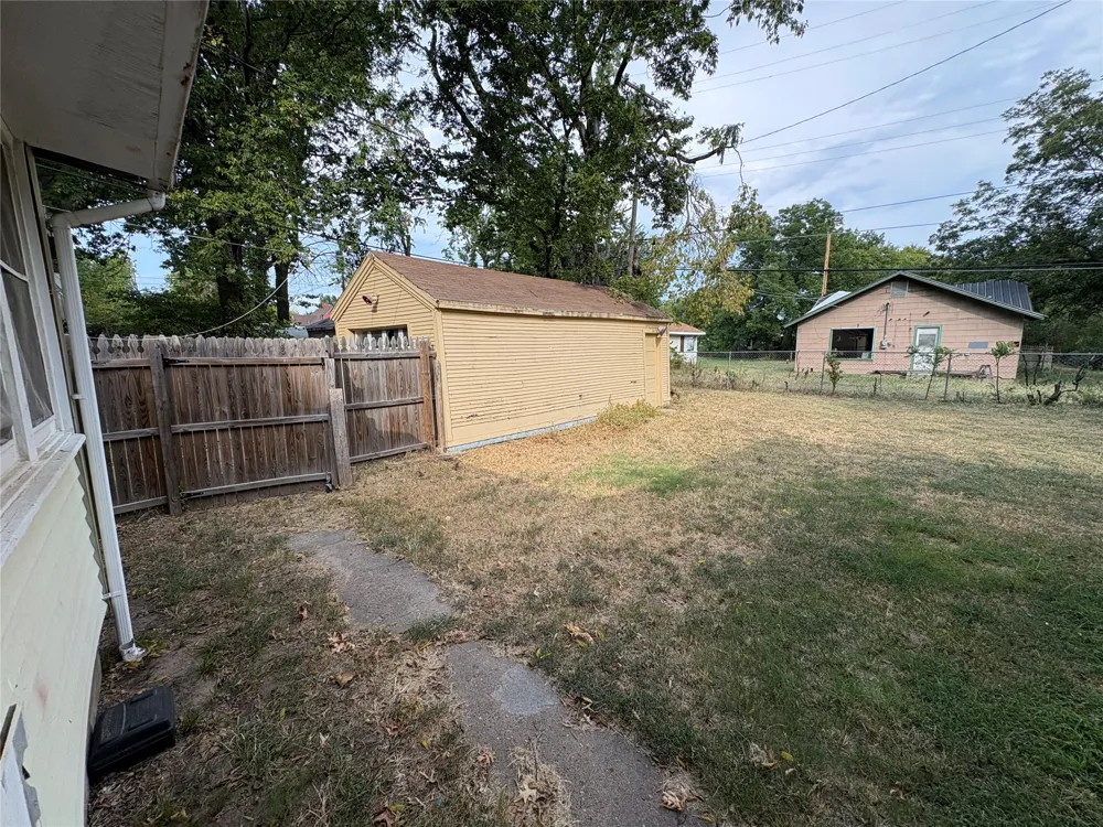 418 12th Muskogee, OK 74401