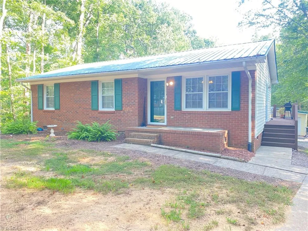 1045 Haywood Street Eden, NC 27288