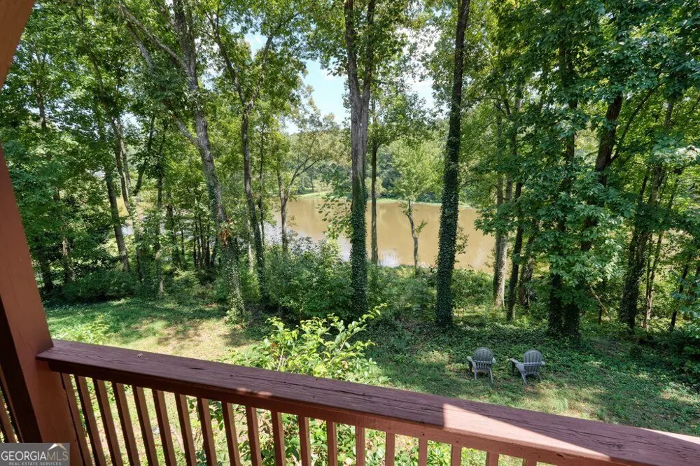 21 Rocky CIR NE White, GA 30184