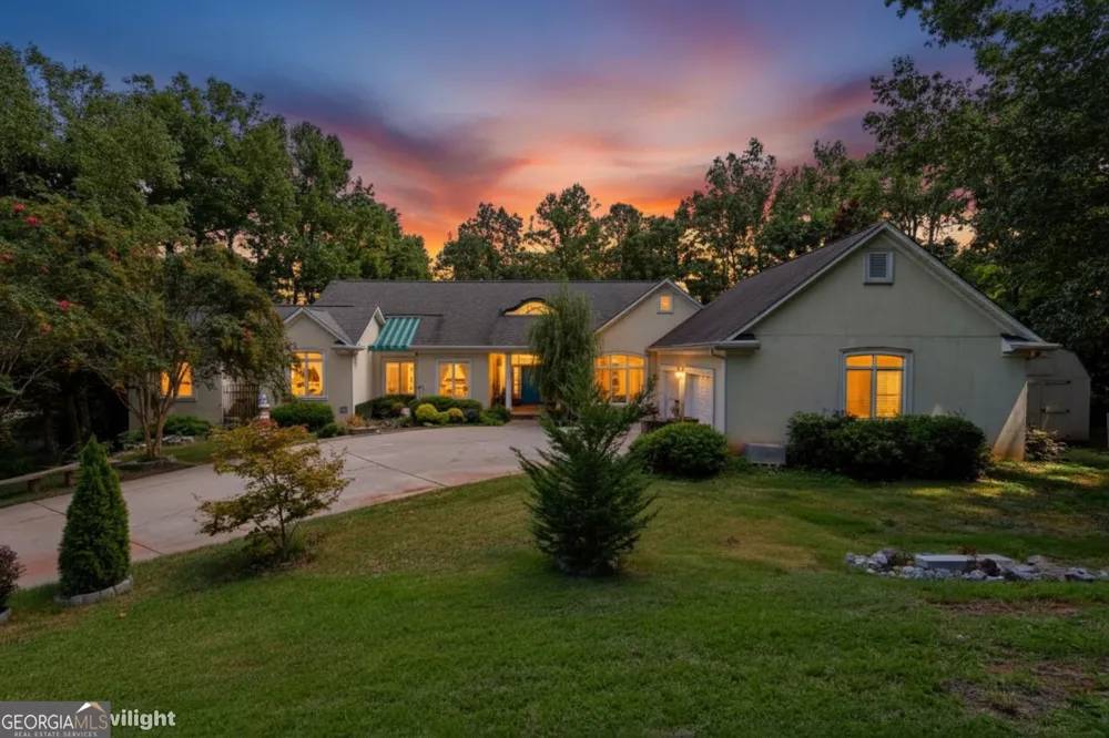 21 Rocky CIR NE White, GA 30184