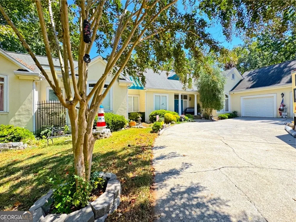 21 Rocky CIR NE White, GA 30184