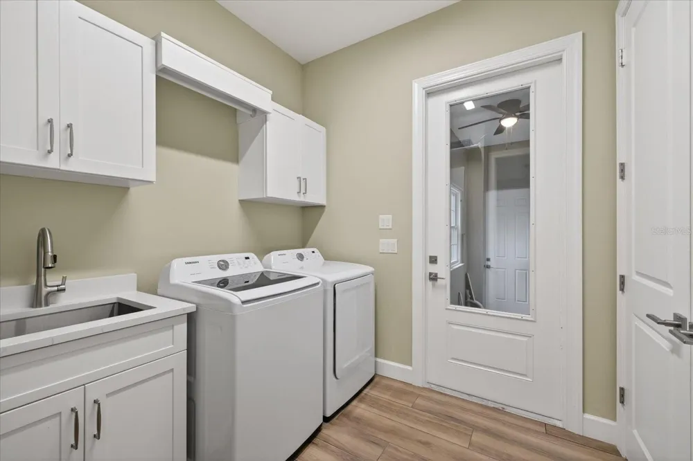 1208 SUNSET LANE Lutz, FL 33549