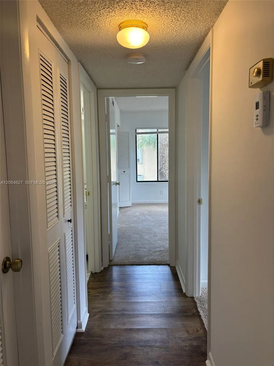 718 Sunny Pine Way #H2 Green Acres, FL 33415