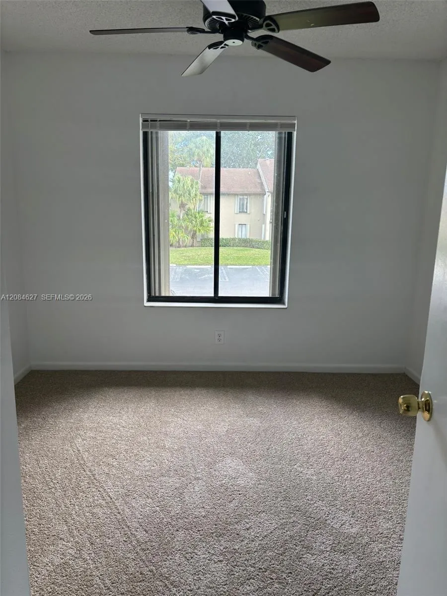 718 Sunny Pine Way #H2 Green Acres, FL 33415