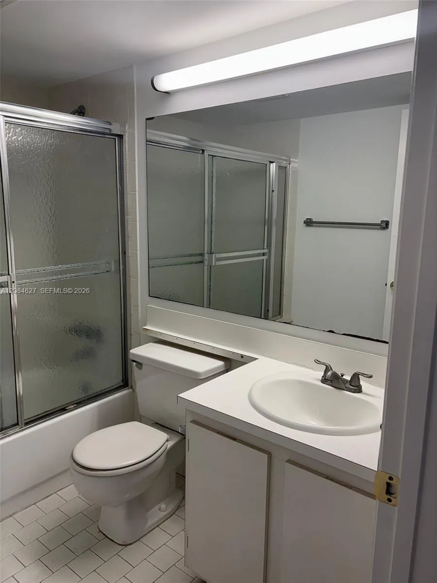 718 Sunny Pine Way #H2 Green Acres, FL 33415