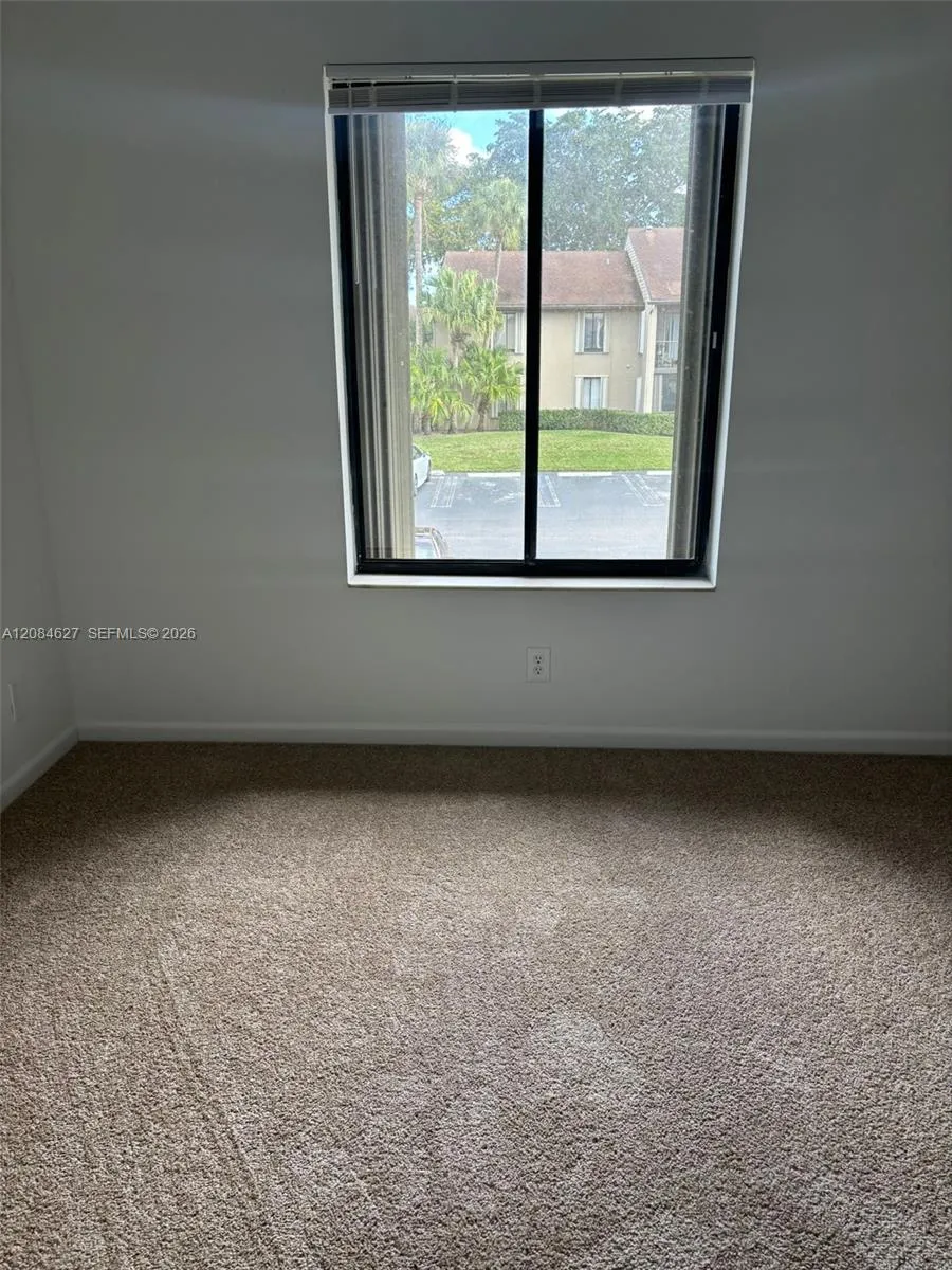 718 Sunny Pine Way #H2 Green Acres, FL 33415