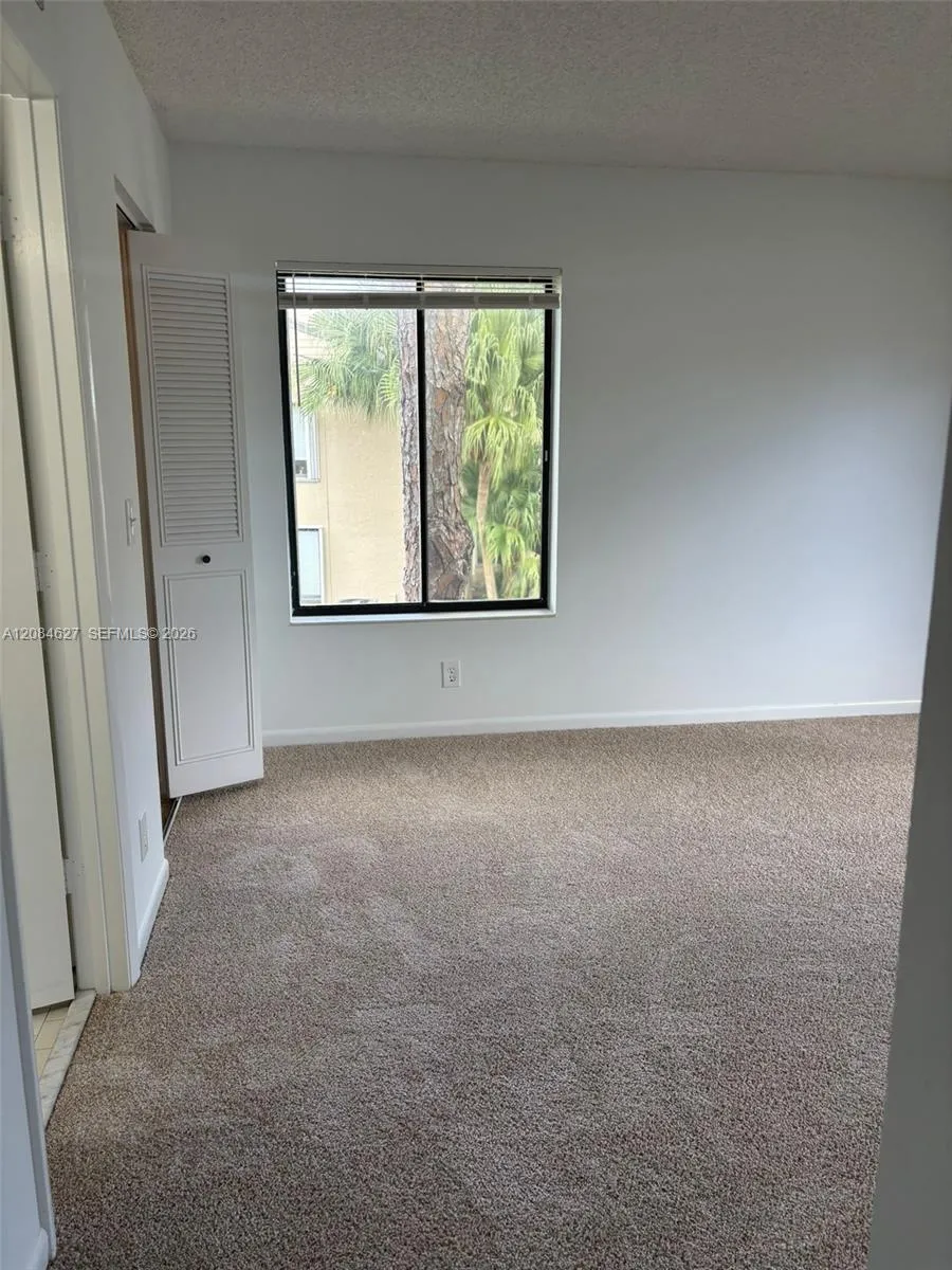 718 Sunny Pine Way #H2 Green Acres, FL 33415