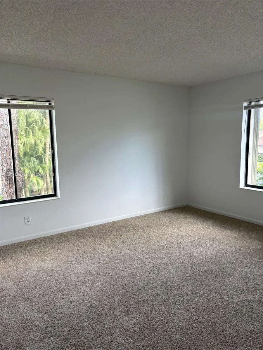 718 Sunny Pine Way #H2 Green Acres, FL 33415