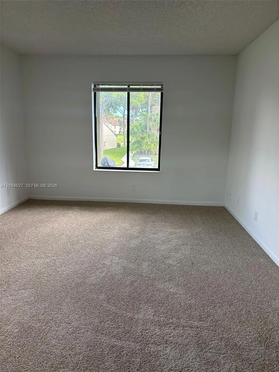718 Sunny Pine Way #H2 Green Acres, FL 33415