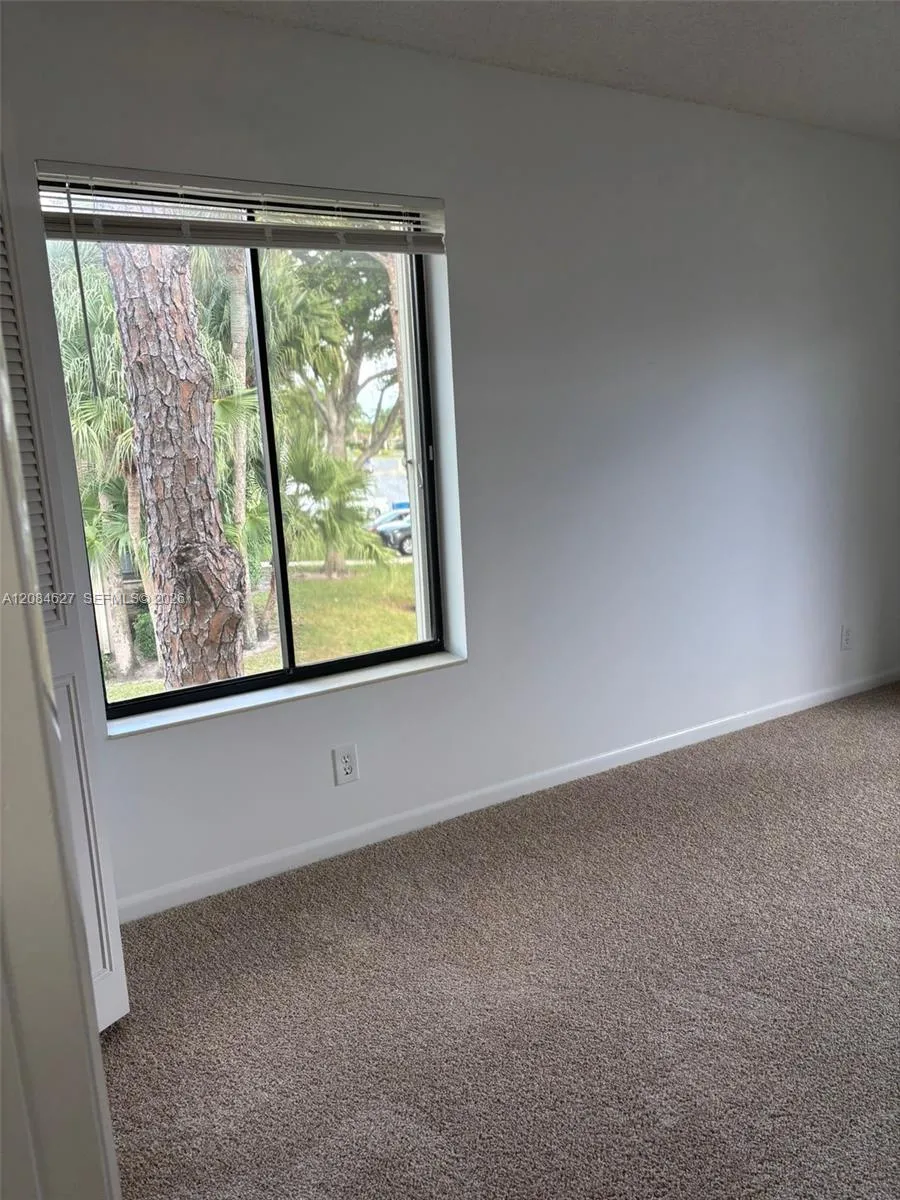 718 Sunny Pine Way #H2 Green Acres, FL 33415