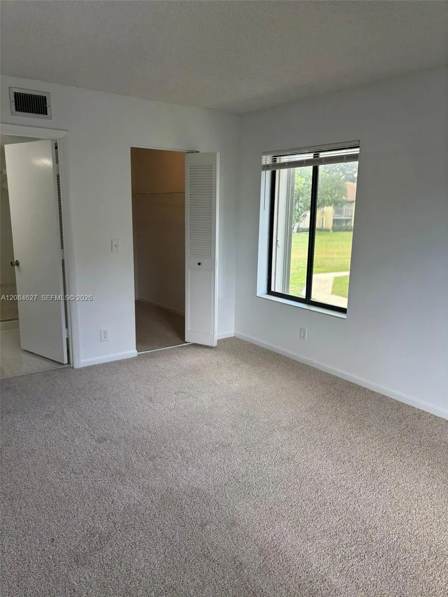 718 Sunny Pine Way #H2 Green Acres, FL 33415