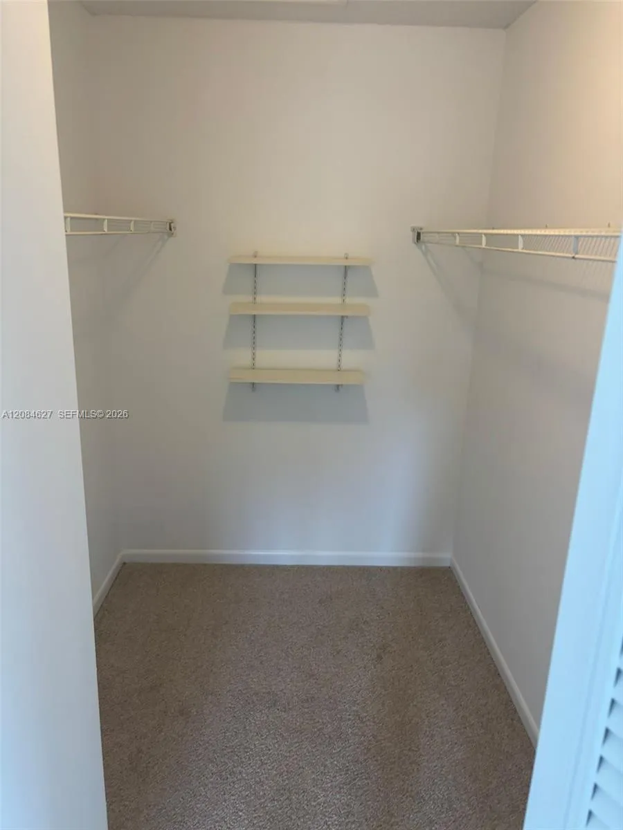 718 Sunny Pine Way #H2 Green Acres, FL 33415