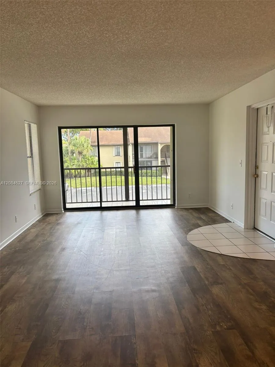718 Sunny Pine Way #H2 Green Acres, FL 33415