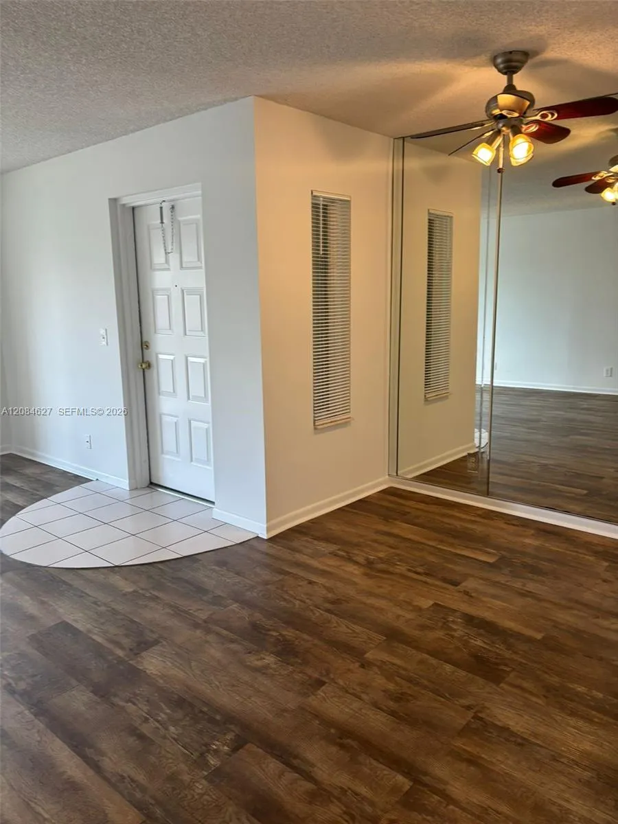 718 Sunny Pine Way #H2 Green Acres, FL 33415