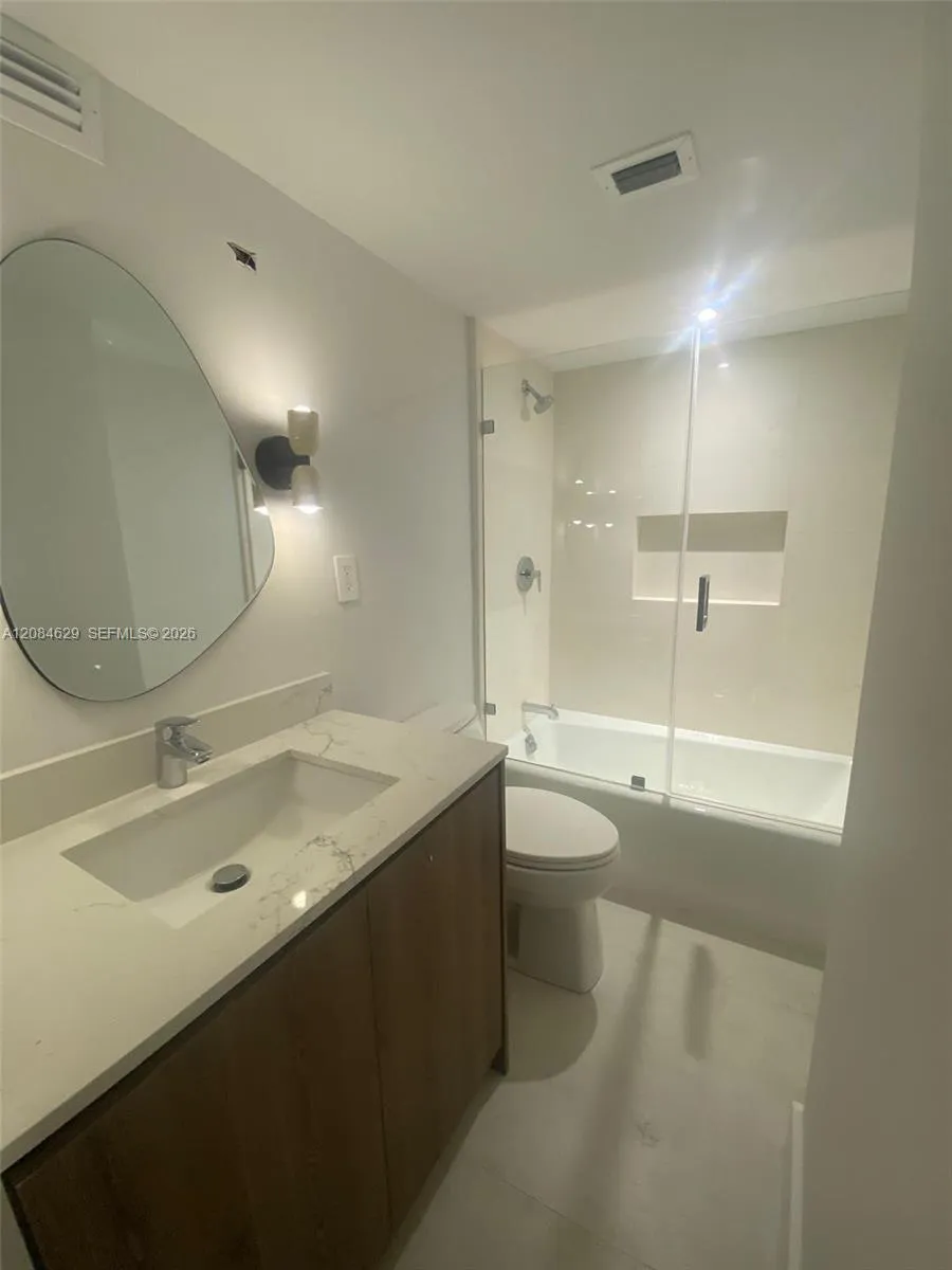 1901 Brickell Ave #B2411 Miami, FL 33129