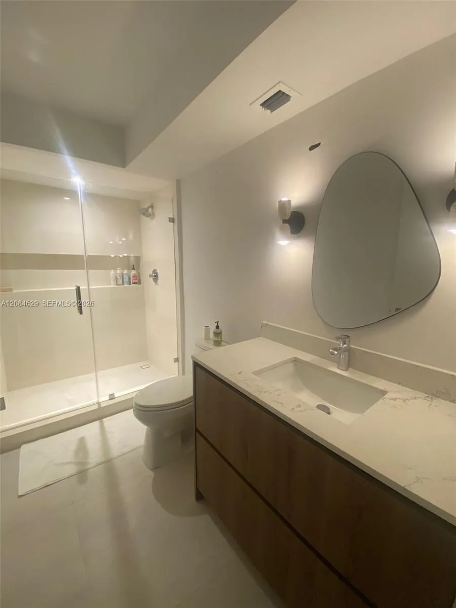 1901 Brickell Ave #B2411 Miami, FL 33129