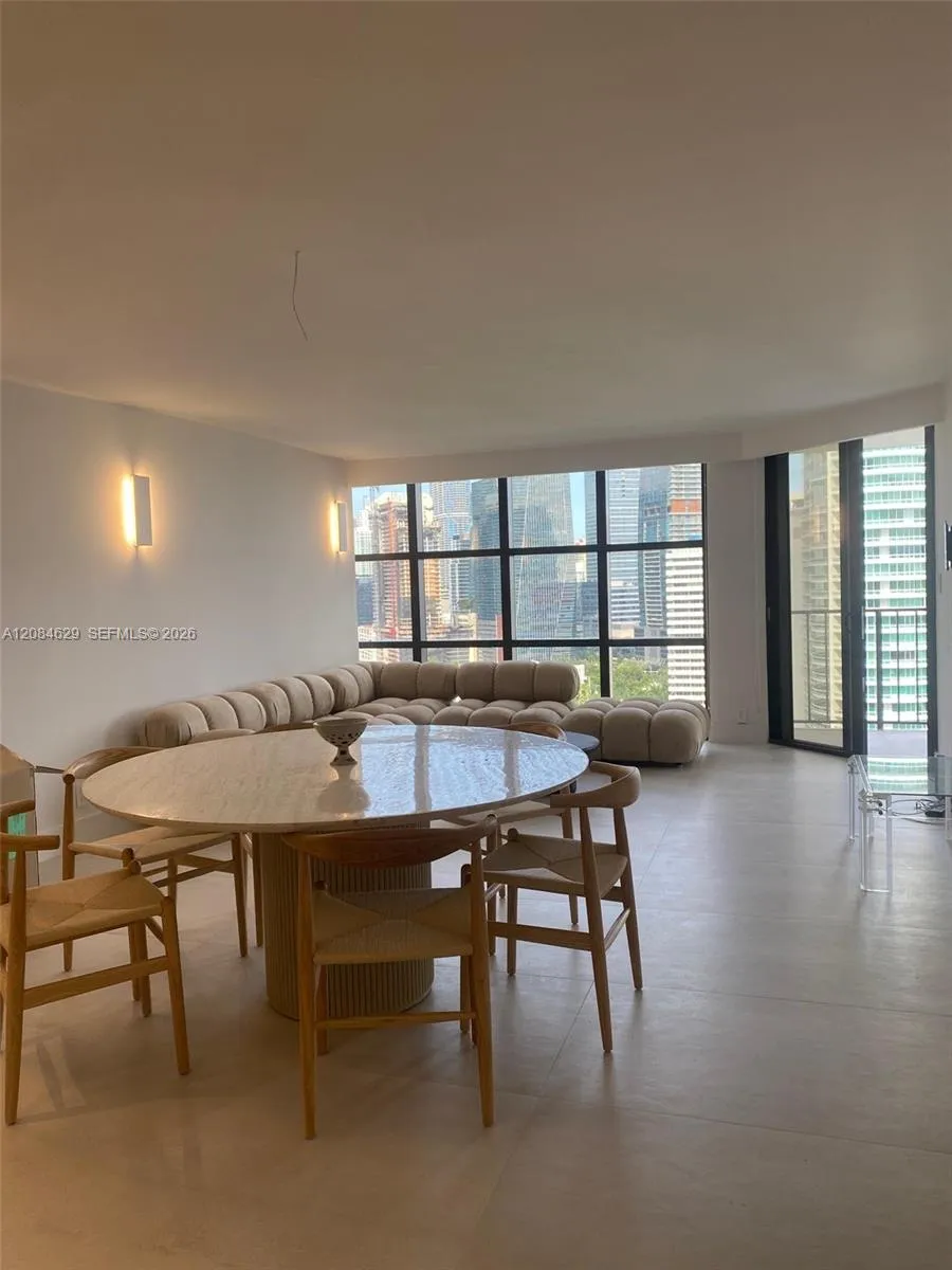 1901 Brickell Ave #B2411 Miami, FL 33129