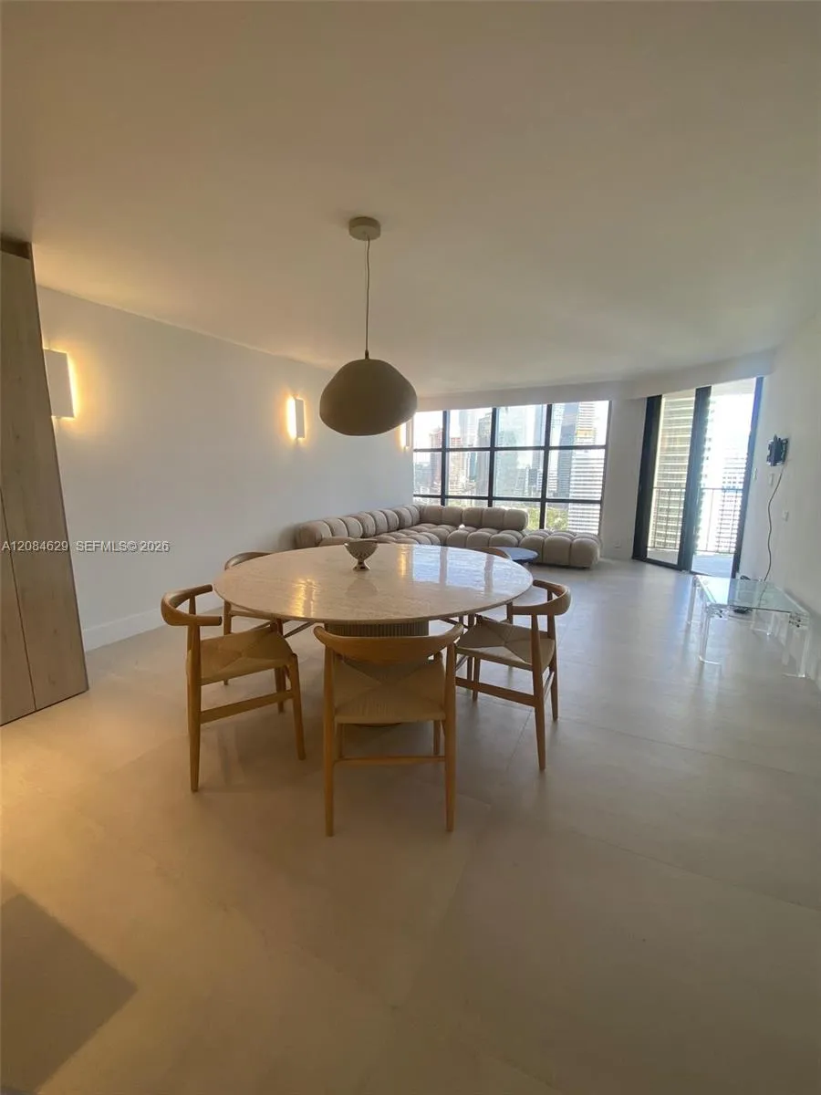1901 Brickell Ave #B2411 Miami, FL 33129