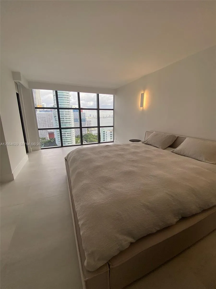 1901 Brickell Ave #B2411 Miami, FL 33129