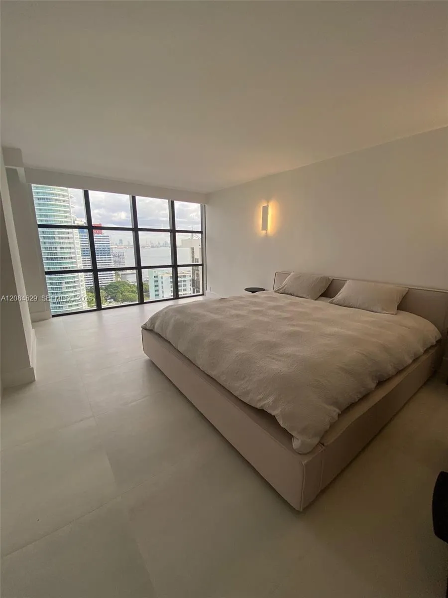 1901 Brickell Ave #B2411 Miami, FL 33129