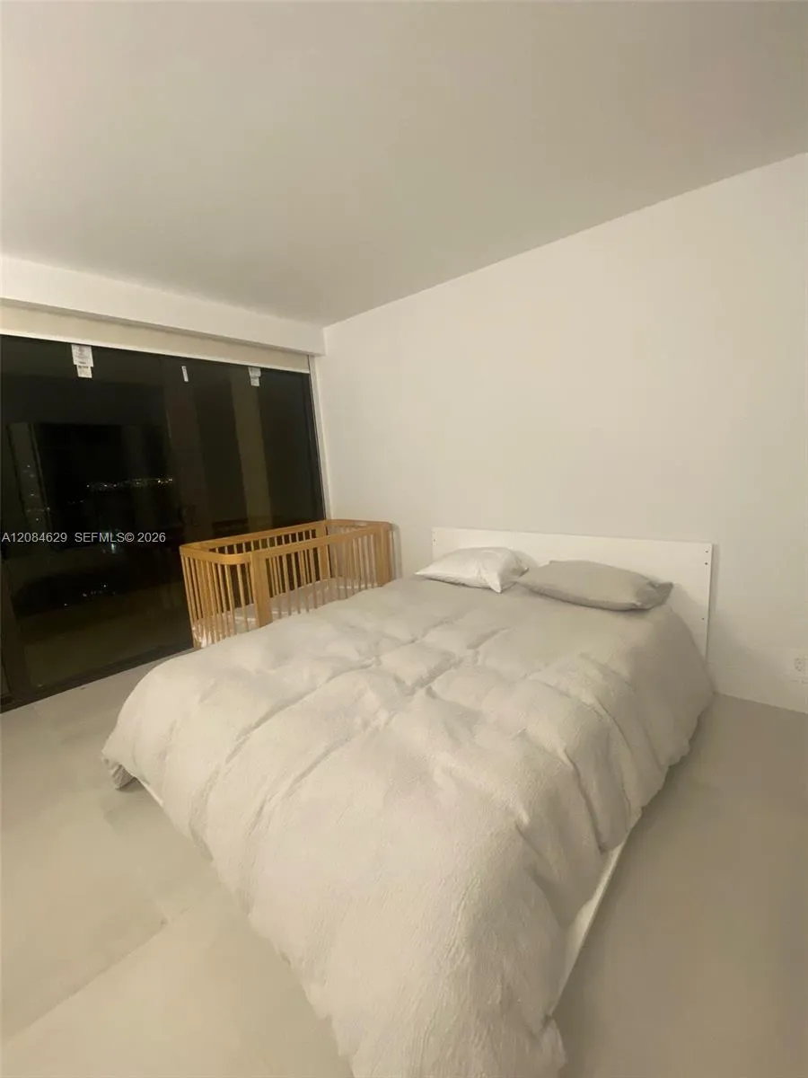 1901 Brickell Ave #B2411 Miami, FL 33129