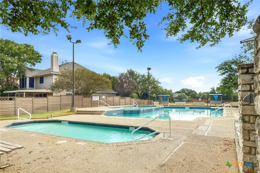 1514 White Oak Loop Round Rock, TX 78681