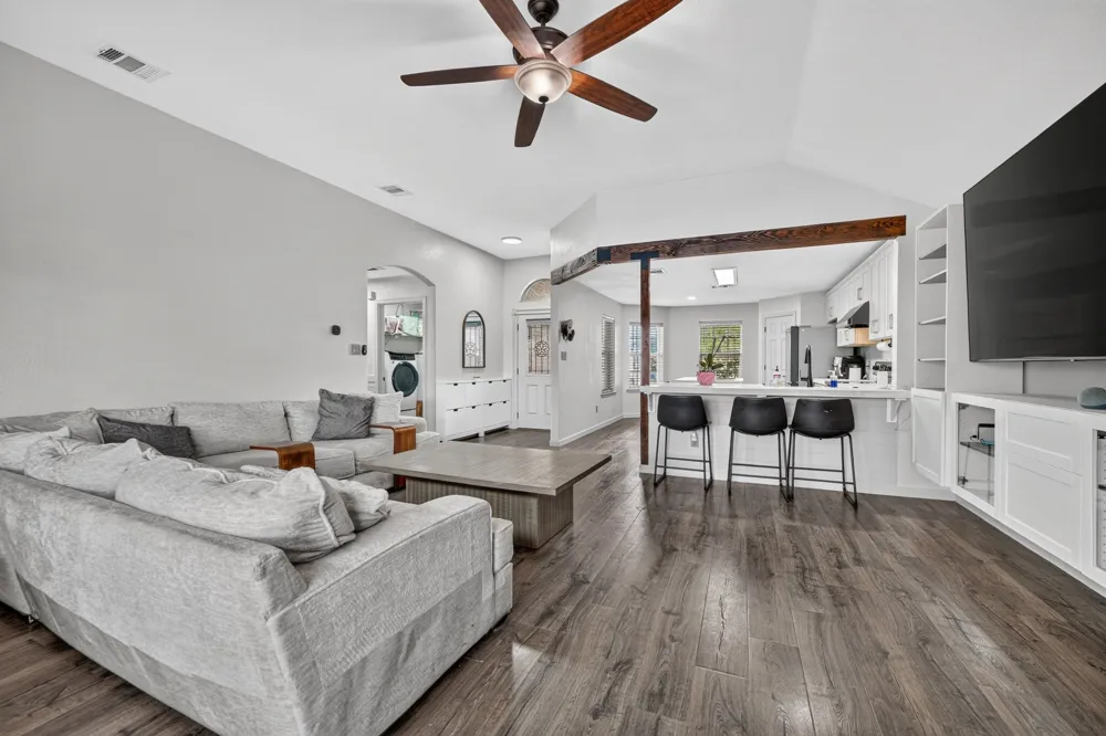 9228 Jason Drive White Settlement, TX 76108