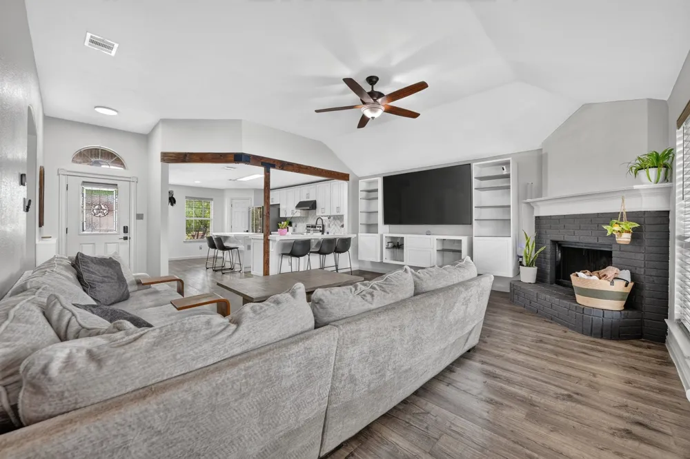 9228 Jason Drive White Settlement, TX 76108