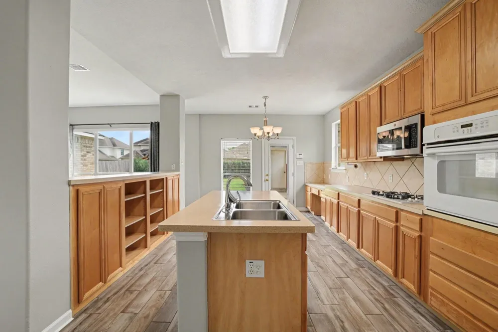 12023 Cooper Canyon Drive Tomball, TX 77377