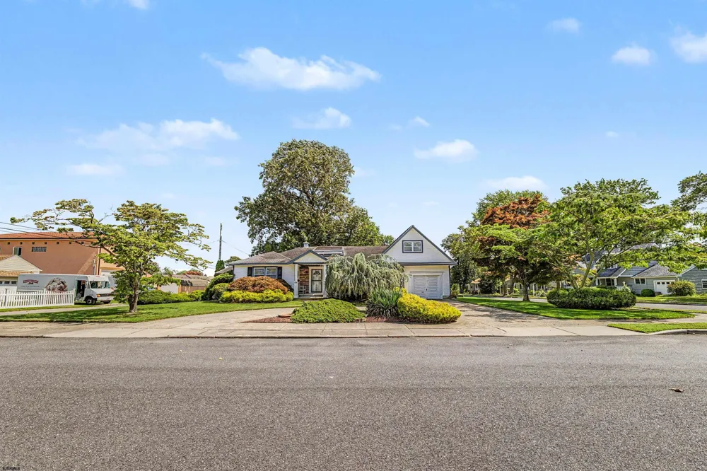 2110 Amherst Northfield, NJ 08234