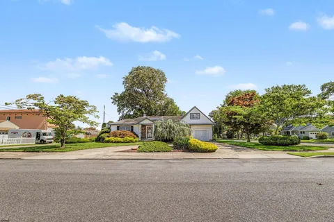2110 Amherst