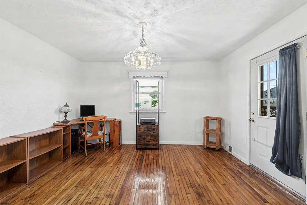 2110 Amherst Northfield, NJ 08234